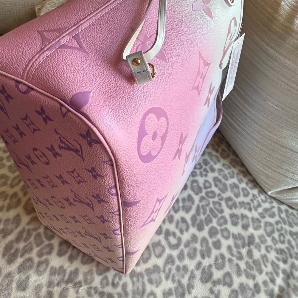 Louis Vuitton Sunrise Pastel Neverfull - Picture 11 of 12